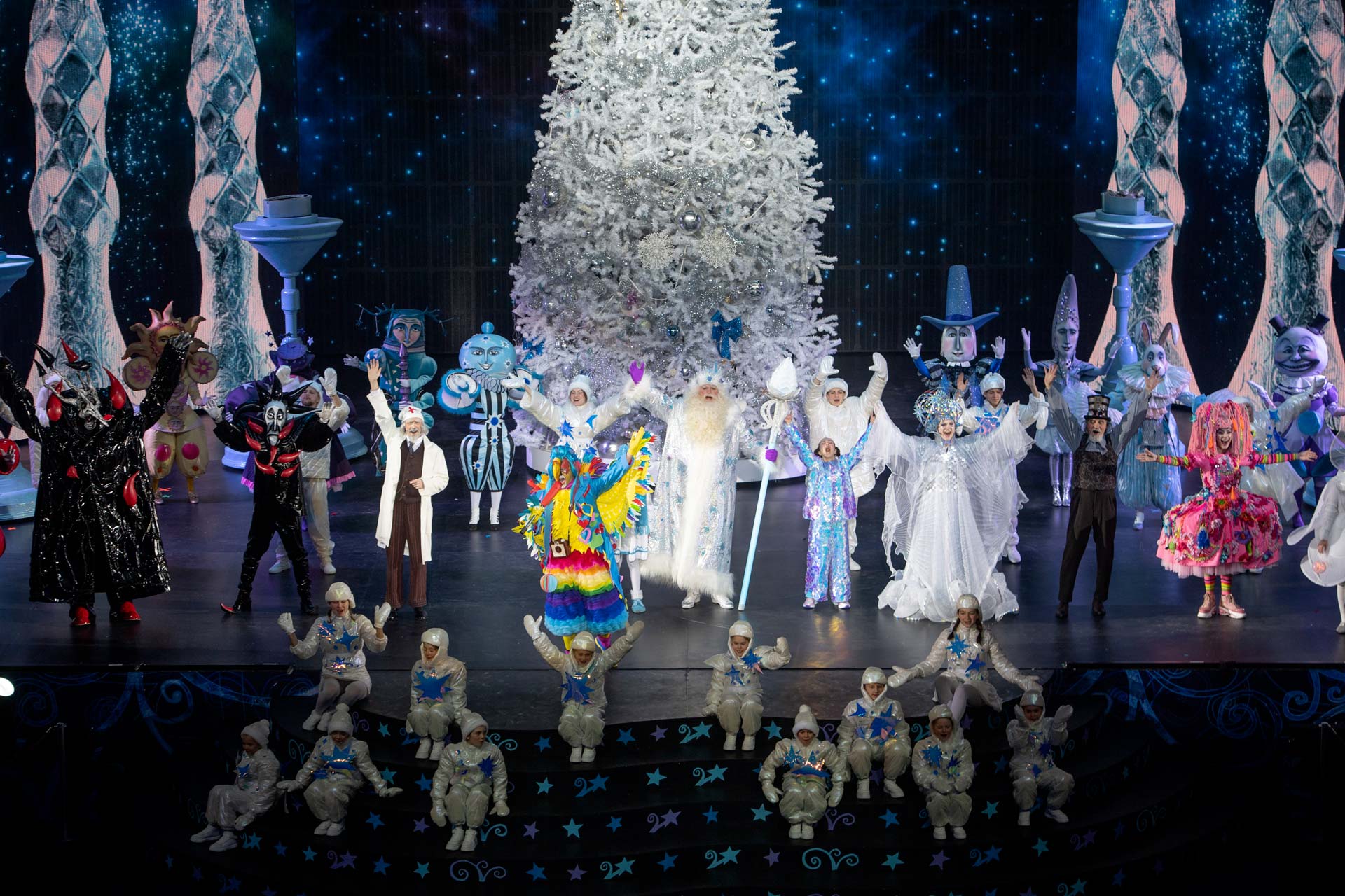 Фотография с новогоднего шоу 7-радуга